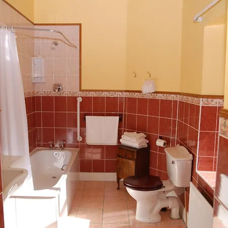 Kilburn House 4*