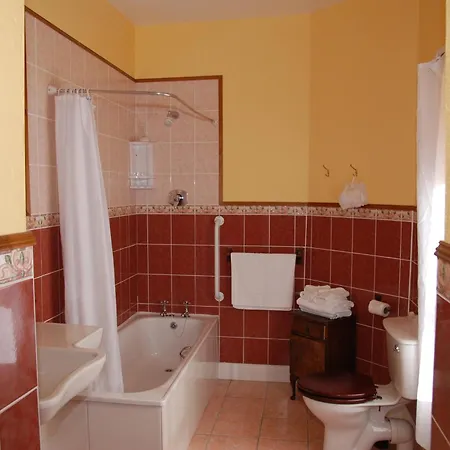 Kilburn House 4*