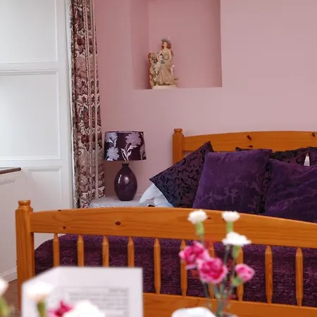 Bed & Breakfast Kilburn House 4*